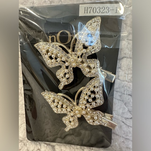 New NOIR Butterfly Pearl Hair Clip - Picture 2 of 7
